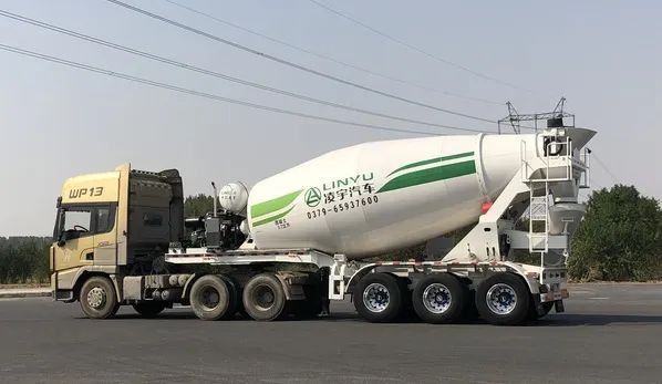 半掛混凝土攪拌車會(huì)是行業(yè)新風(fēng)口嗎？聽聽專家怎么說