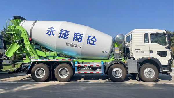 【發(fā)車(chē)新聞】重汽&凌宇攪拌車(chē)交付客戶(hù)！